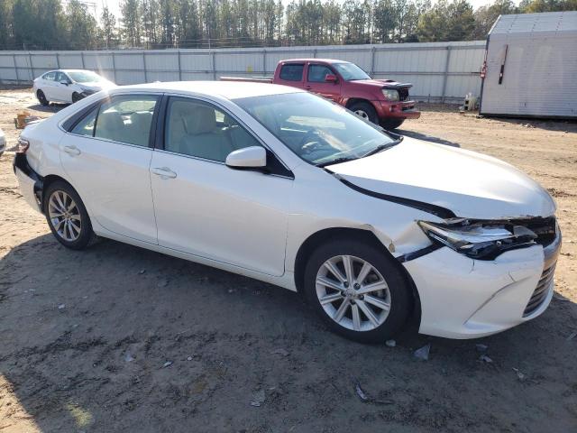 4T1BF1FK7FU087625 - 2015 TOYOTA CAMRY LE WHITE photo 4