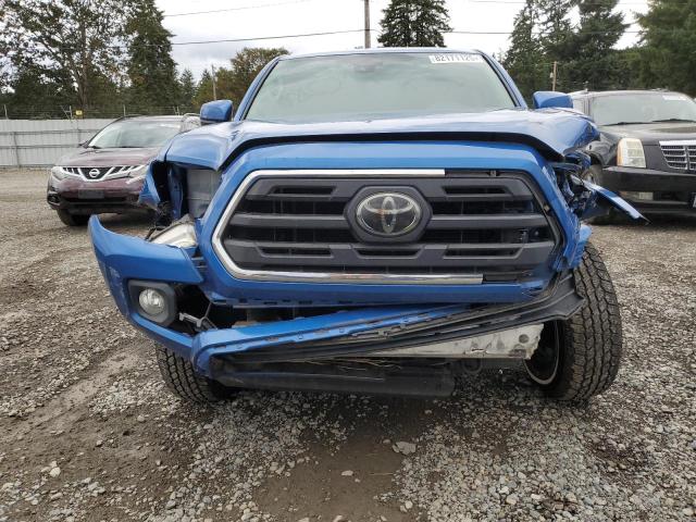 3TMAZ5CN1JM054338 - 2018 TOYOTA TACOMA DOUBLE CAB Синий фото 5