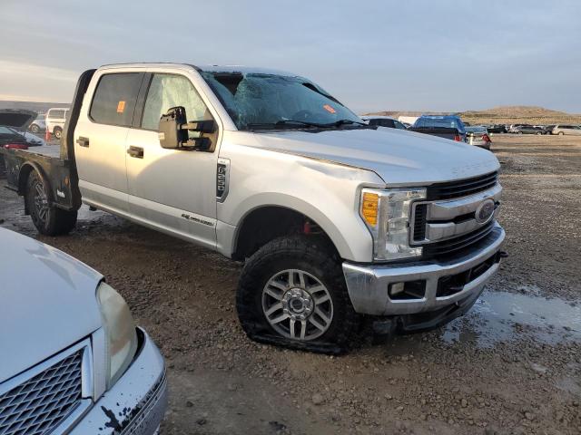 1FT7W2BT8HEC43988 - 2017 FORD F250 SUPER DUTY SILVER photo 4