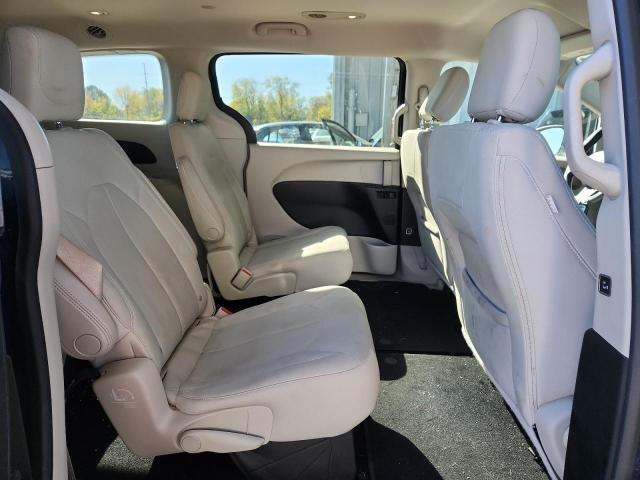 2C4RC1DG7HR520659 - 2017 CHRYSLER PACIFICA TOURING BLUE photo 11