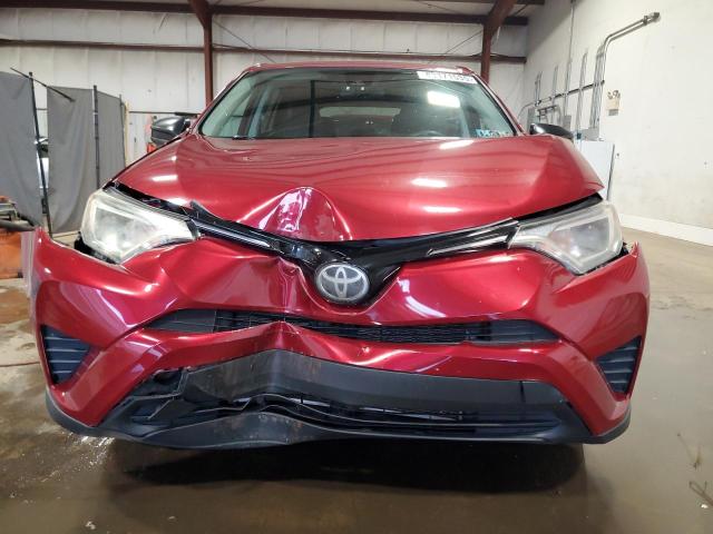 2T3BFREV4JW754533 - 2018 TOYOTA RAV4 LE Rot Foto 5