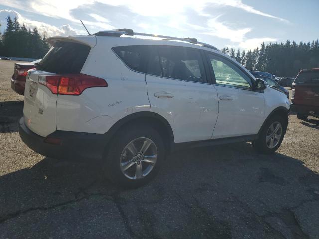 JTMRFREV2FD145640 - 2015 TOYOTA RAV4 XLE WHITE photo 3