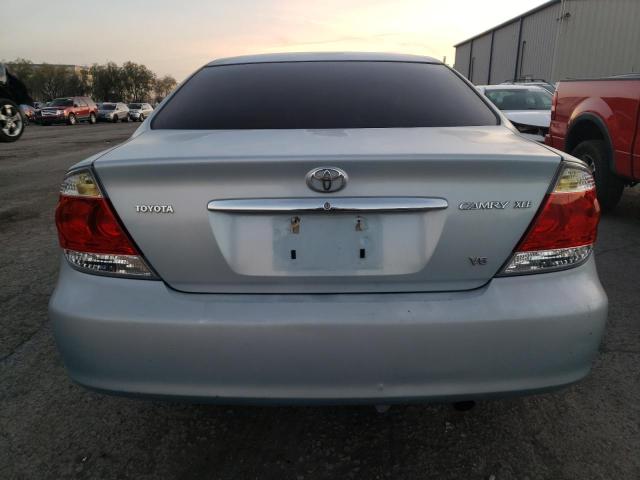 4T1BF30K15U615095 - 2005 TOYOTA CAMRY LE BLUE photo 6