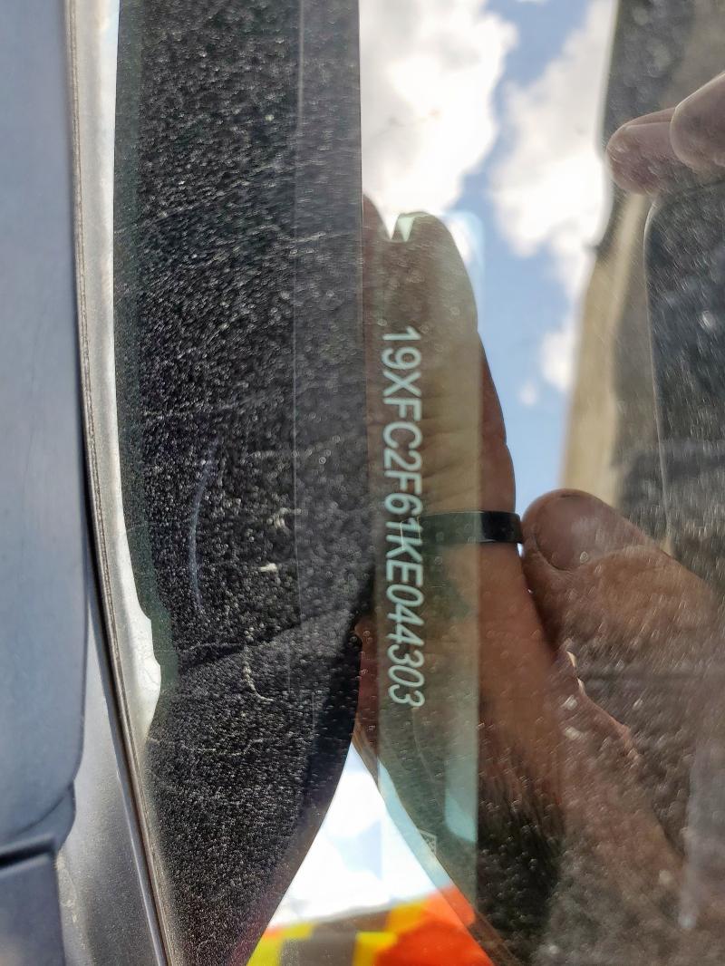 19XFC2F61KE044303 - 2019 HONDA CIVIC LX Սպիտակ լուսանկար 12