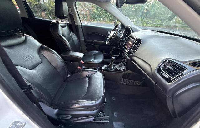 3C4NJDCB2JT442502 - 2018 JEEP COMPASS LIMITED WHITE photo 5