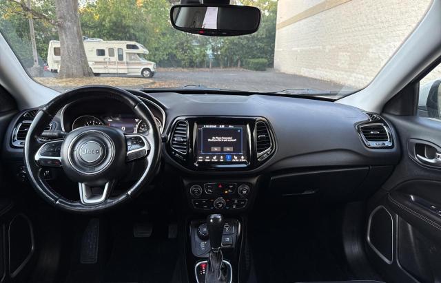 3C4NJDCB2JT442502 - 2018 JEEP COMPASS LIMITED WHITE photo 9