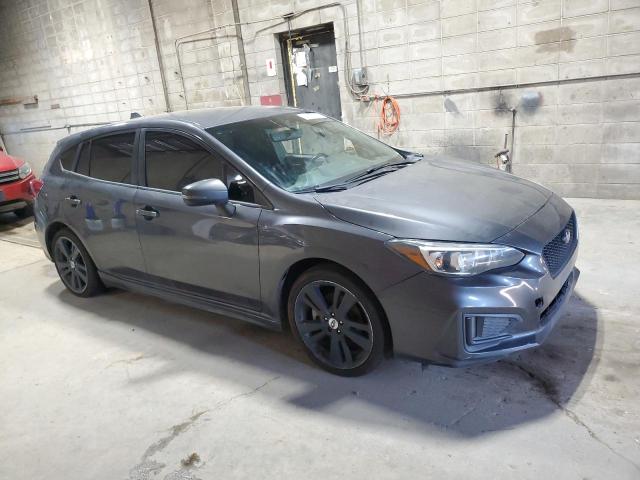 4S3GTAK61J3720436 - 2018 SUBARU IMPREZA SPORT ნაცრისფერი ფოტო 4