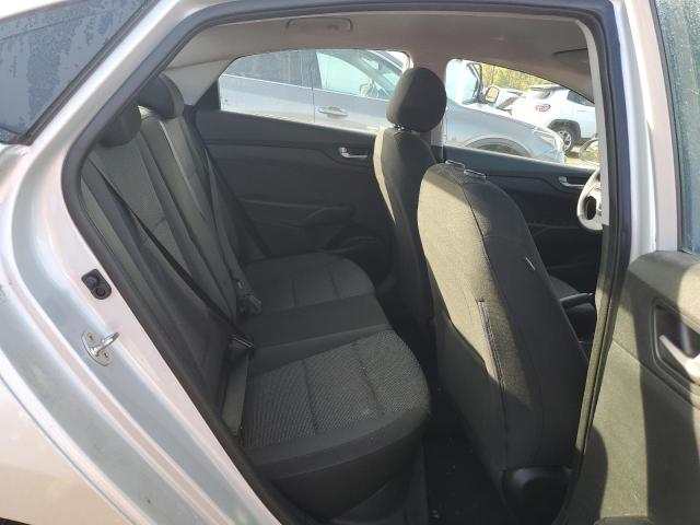 3KPC24A3XJE017405 - 2018 HYUNDAI ACCENT SE 银色 照片 10