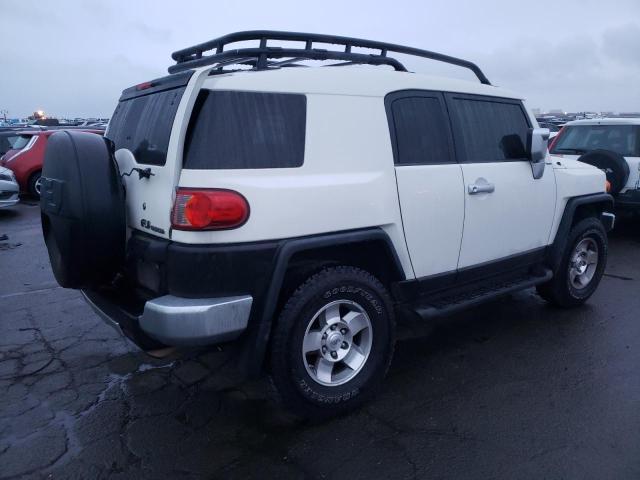 JTEBU4BF6AK098393 - 2010 TOYOTA FJ CRUISER WHITE photo 3