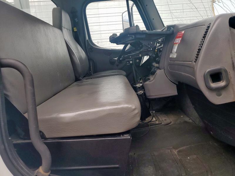 3ALDCYFE4KDKL5218 - 2019 FREIGHTLINER M2 106 MEDIUM DUTY WHITE photo 5