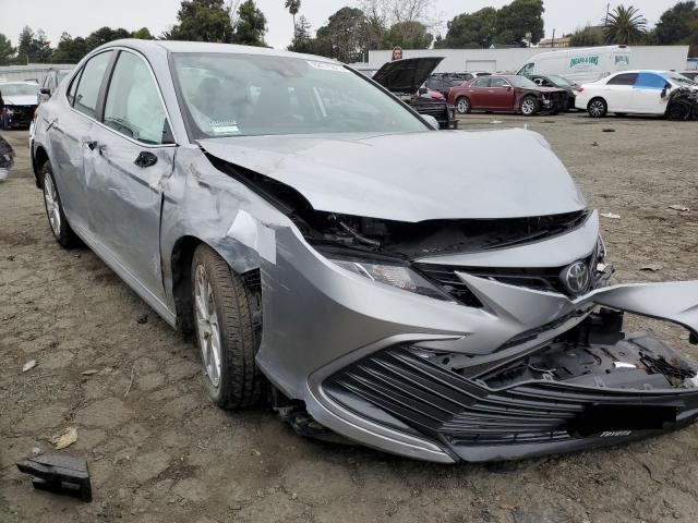 4T1C11AK9PU135170 - 2023 TOYOTA CAMRY LE SILVER photo 4