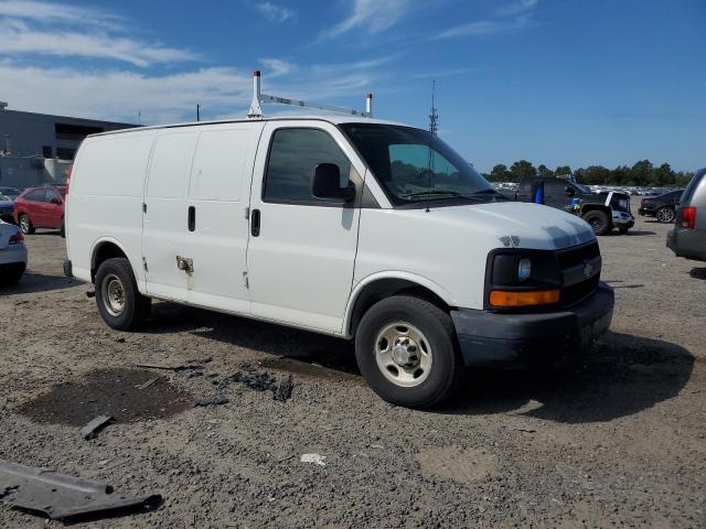 1GCWGFBA4B1162709 - 2011 CHEVROLET EXPRESS Ақ фото 4