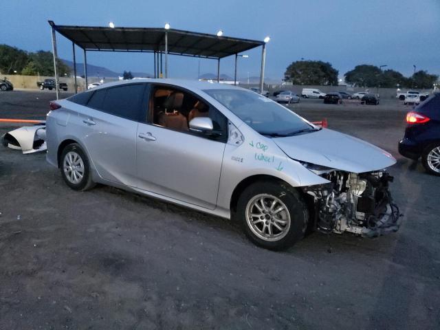 JTDKARFP8H3020070 - 2017 TOYOTA PRIUS PRIM 银色 照片 4