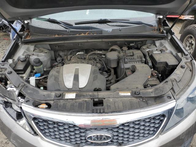 5XYKTDA25CG269973 - 2012 KIA SORENTO BASE SILVER photo 12