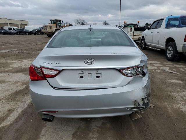 5NPEC4AC9DH613062 - 2013 HYUNDAI SONATA SE SILVER photo 6