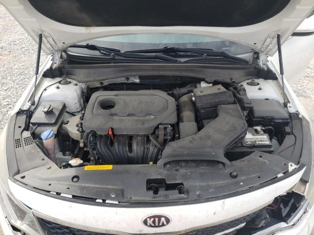 5XXGT4L36JG191460 - 2018 KIA OPTIMA LX WHITE photo 11