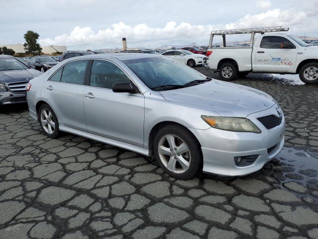 4T1BF3EK1BU157191 - 2011 TOYOTA CAMRY BASE SILVER photo 4