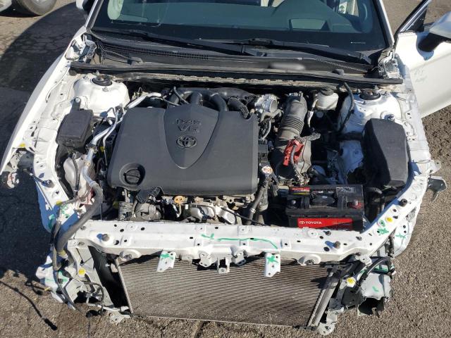 4T1FZ1AK4MU047791 - 2021 TOYOTA CAMRY XLE WHITE photo 11
