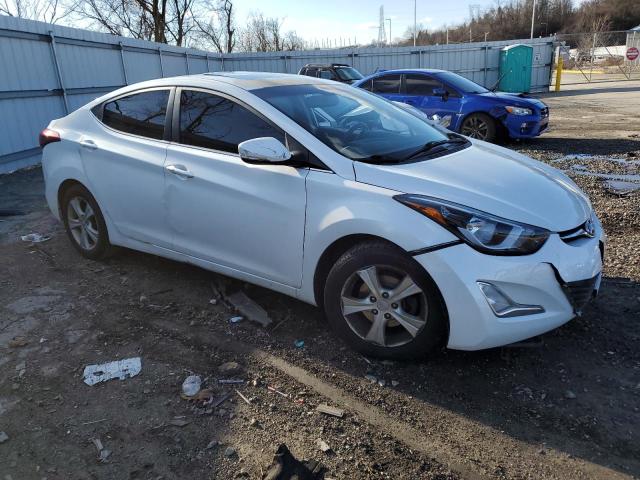 5NPDH4AE2GH774811 - 2016 HYUNDAI ELANTRA SE WHITE photo 4