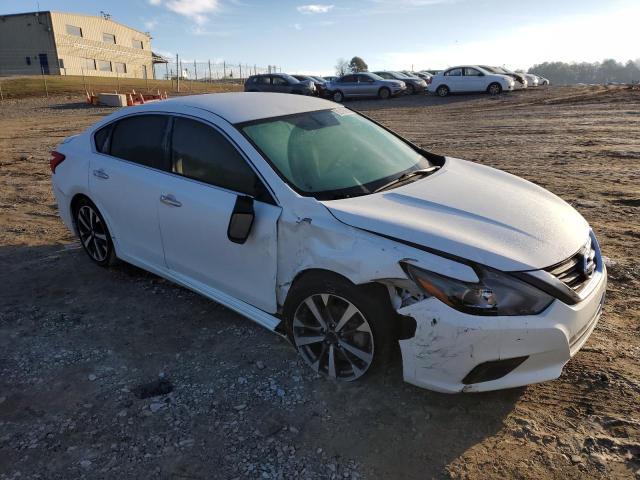 1N4AL3AP0GC163447 - 2016 NISSAN ALTIMA 2.5 WHITE photo 4