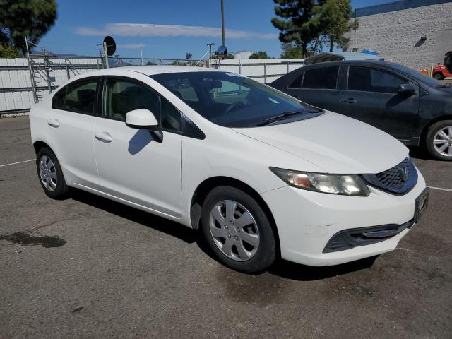 19XFB2F53DE216859 - 2013 HONDA CIVIC LX WHITE photo 4