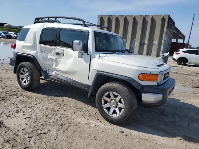 JTEBU4BF4EK181973 - 2014 TOYOTA FJ CRUISER WHITE photo 4