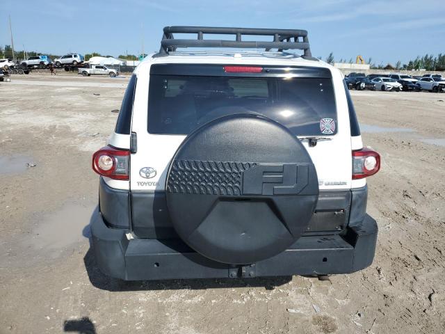 JTEBU4BF4EK181973 - 2014 TOYOTA FJ CRUISER WHITE photo 6