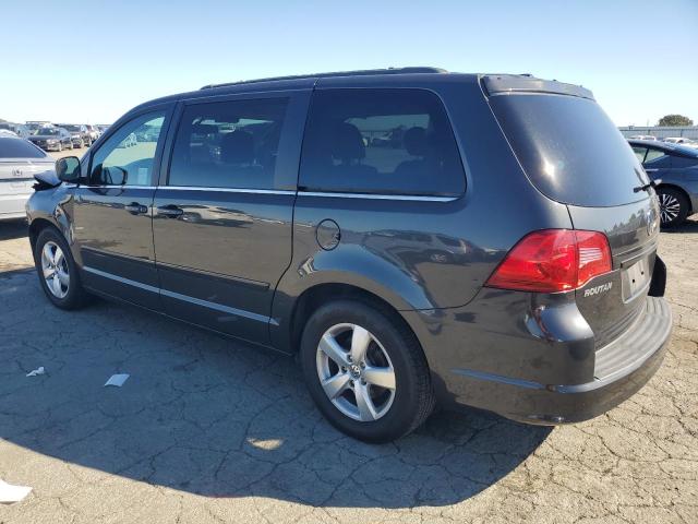 2V4RW3DG6BR669497 - 2011 VOLKSWAGEN ROUTAN SE CHARCOAL photo 2