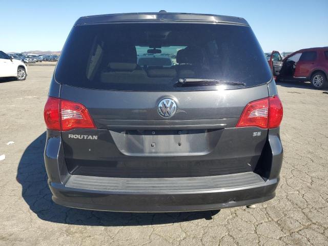2V4RW3DG6BR669497 - 2011 VOLKSWAGEN ROUTAN SE CHARCOAL photo 6