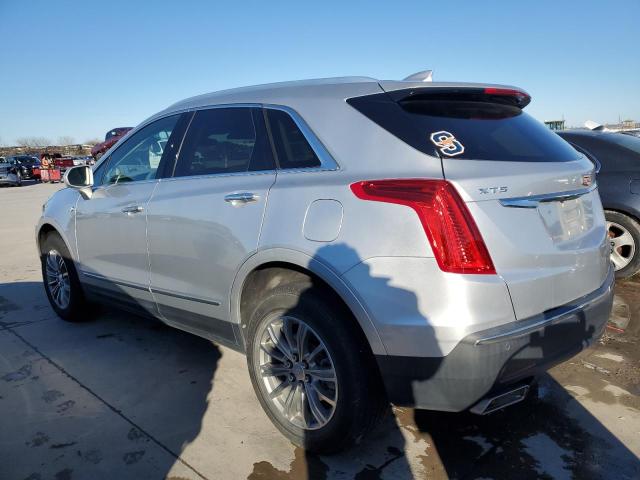 1GYKNCRS7JZ120045 - 2018 CADILLAC XT5 LUXURY SILVER photo 2