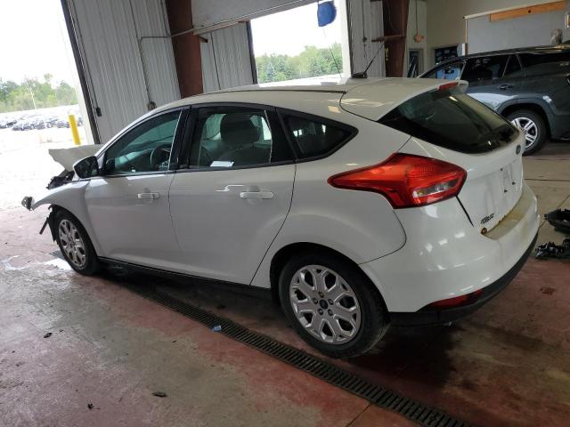 1FAHP3K28CL424100 - 2012 FORD FOCUS SE WHITE photo 2