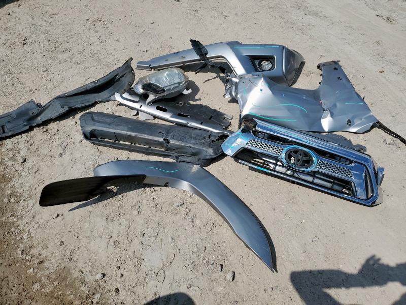 5TFJU4GN3EX061875 - 2014 TOYOTA TACOMA DOUBLE CAB PRERUNNER SILVER photo 12