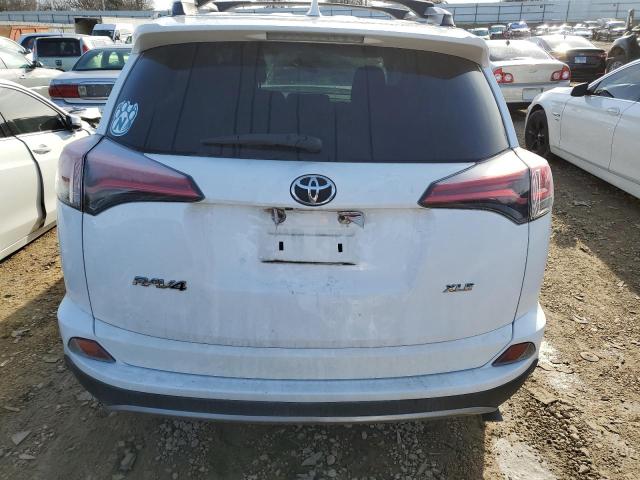 2T3WFREV4HW336727 - 2017 TOYOTA RAV4 XLE WHITE photo 6