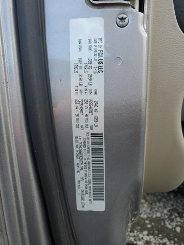 2C4RC1BG0FR696629 - 2015 CHRYSLER TOWN & COU TOURING SILVER photo 13