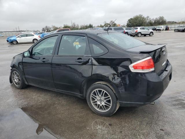 1FAHP3FN7AW298568 - 2010 FORD FOCUS SE BLACK photo 2