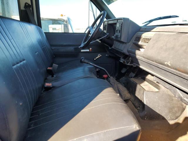 1GBL7H1B4XJ105060 - 1999 CHEVROLET C-SERIES C7H042 白色 照片 5