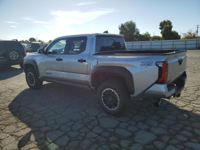 3TMLB5JN8RM000837 - 2024 TOYOTA TACOMA DOUBLE CAB Argent photo 2
