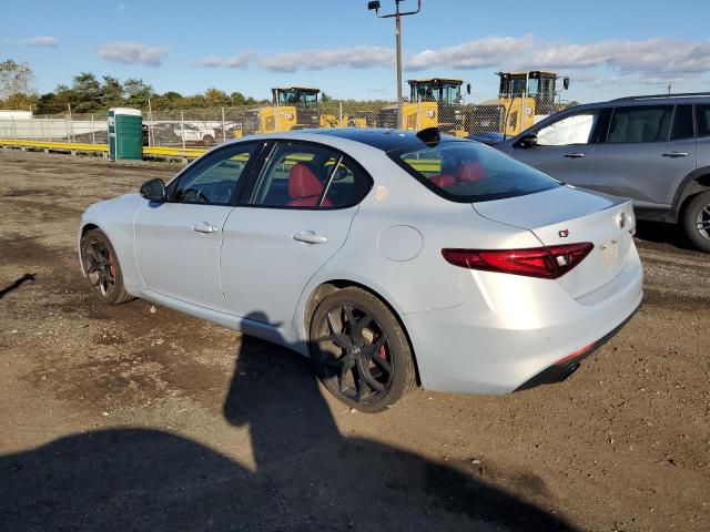ZARFANAN4L7638039 - 2020 ALFA ROMEO GIULIA SILVER photo 2