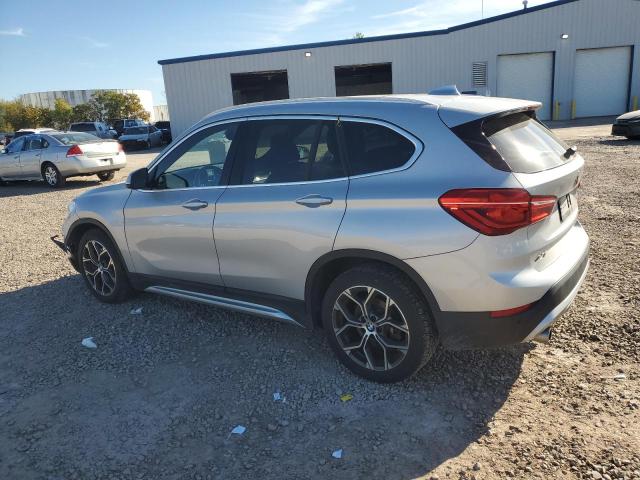 WBXJG9C01M5T16163 - 2021 BMW X1 XDRIVE28I SILVER photo 2