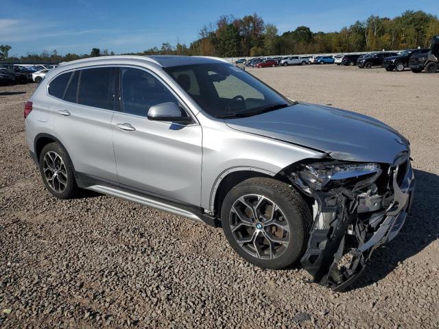 WBXJG9C01M5T16163 - 2021 BMW X1 XDRIVE28I SILVER photo 4