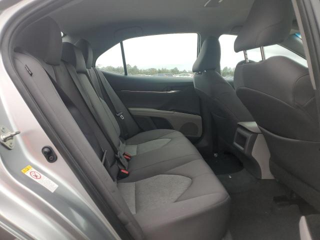 4T1B11HK6JU029610 - 2018 TOYOTA CAMRY L ვერცხლისფერი ფოტო 10