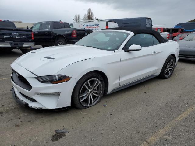 1FATP8UH5J5132687 - 2018 FORD MUSTANG WHITE photo 1