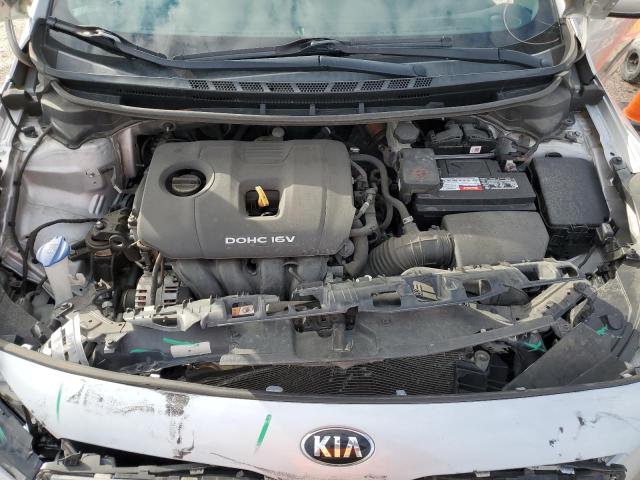 3KPFL4A73HE076397 - 2017 KIA FORTE LX SILVER photo 11