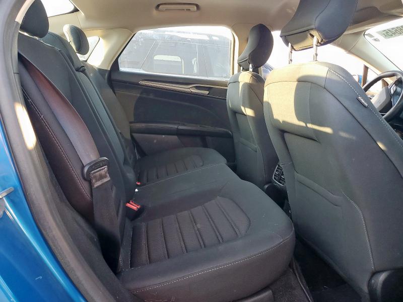 3FA6P0HD6KR147946 - 2019 FORD FUSION SE BLUE photo 10