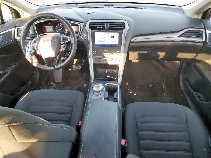 3FA6P0HD6KR147946 - 2019 FORD FUSION SE BLUE photo 8