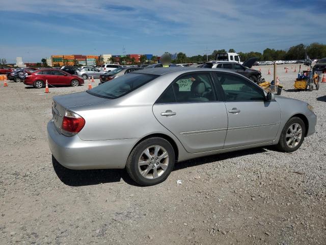 4T1BF30K35U614921 - 2005 TOYOTA CAMRY LE SILVER photo 3