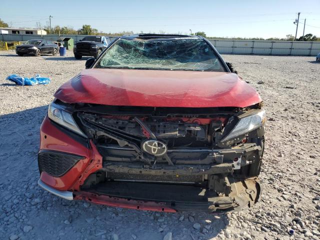 4T1K61AK6PU088497 - 2023 TOYOTA CAMRY XSE RED photo 5