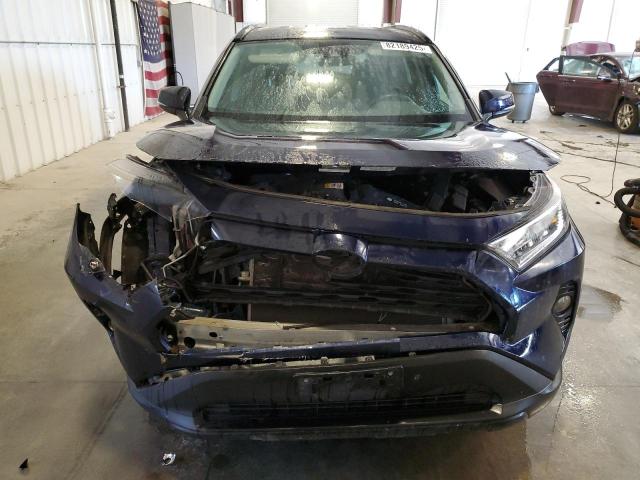 2T3P1RFV7LC096925 - 2020 TOYOTA RAV4 XLE BLUE photo 5
