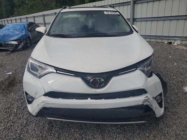 JTMRFREV2HJ705015 - 2017 TOYOTA RAV4 XLE WHITE photo 5