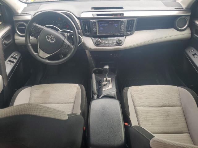 JTMRFREV2HJ705015 - 2017 TOYOTA RAV4 XLE WHITE photo 8